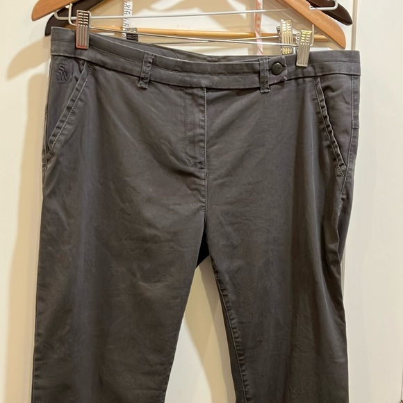 Classic Black Women's Trousers - Picture 9 of 16